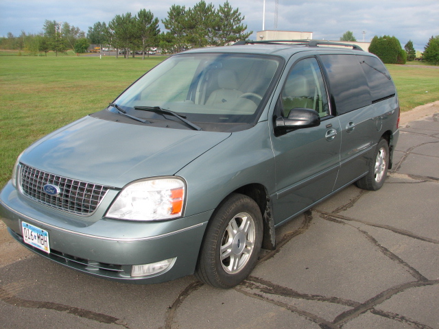 2007 Ford Freestar SEL Main Image