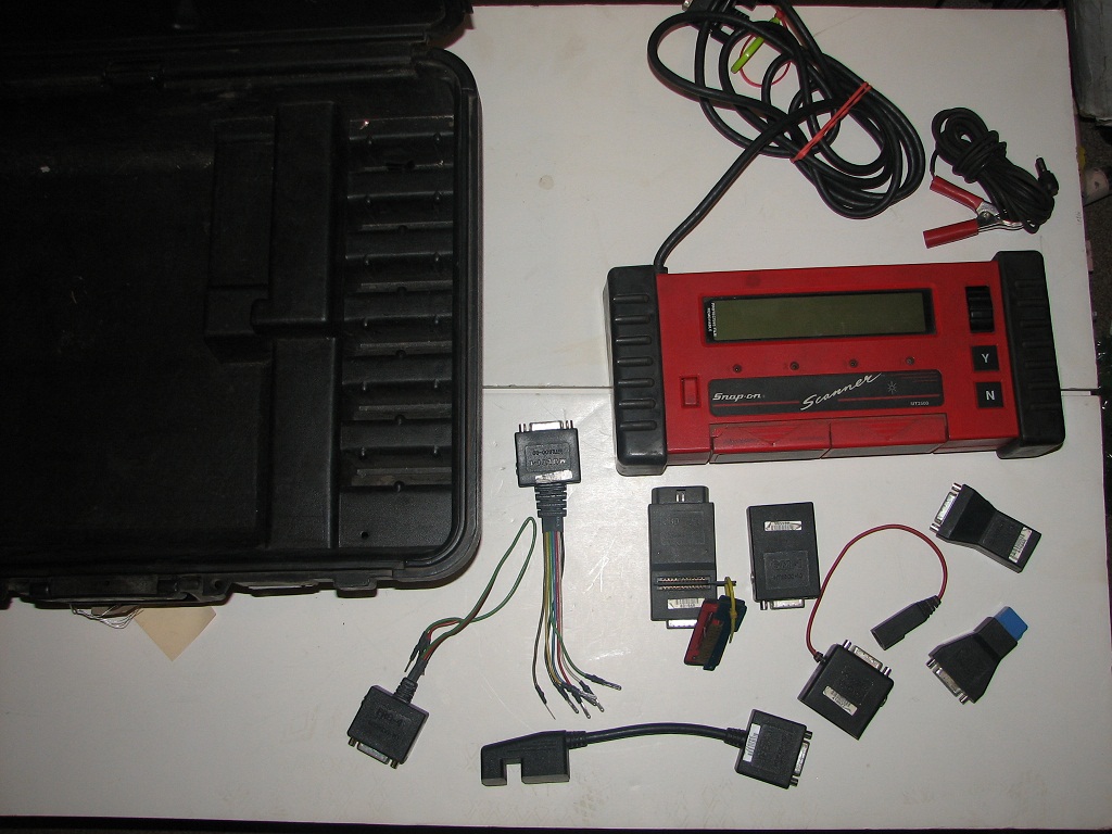 SNAP ON MT2500 DIAGNOSTIC SCANNER